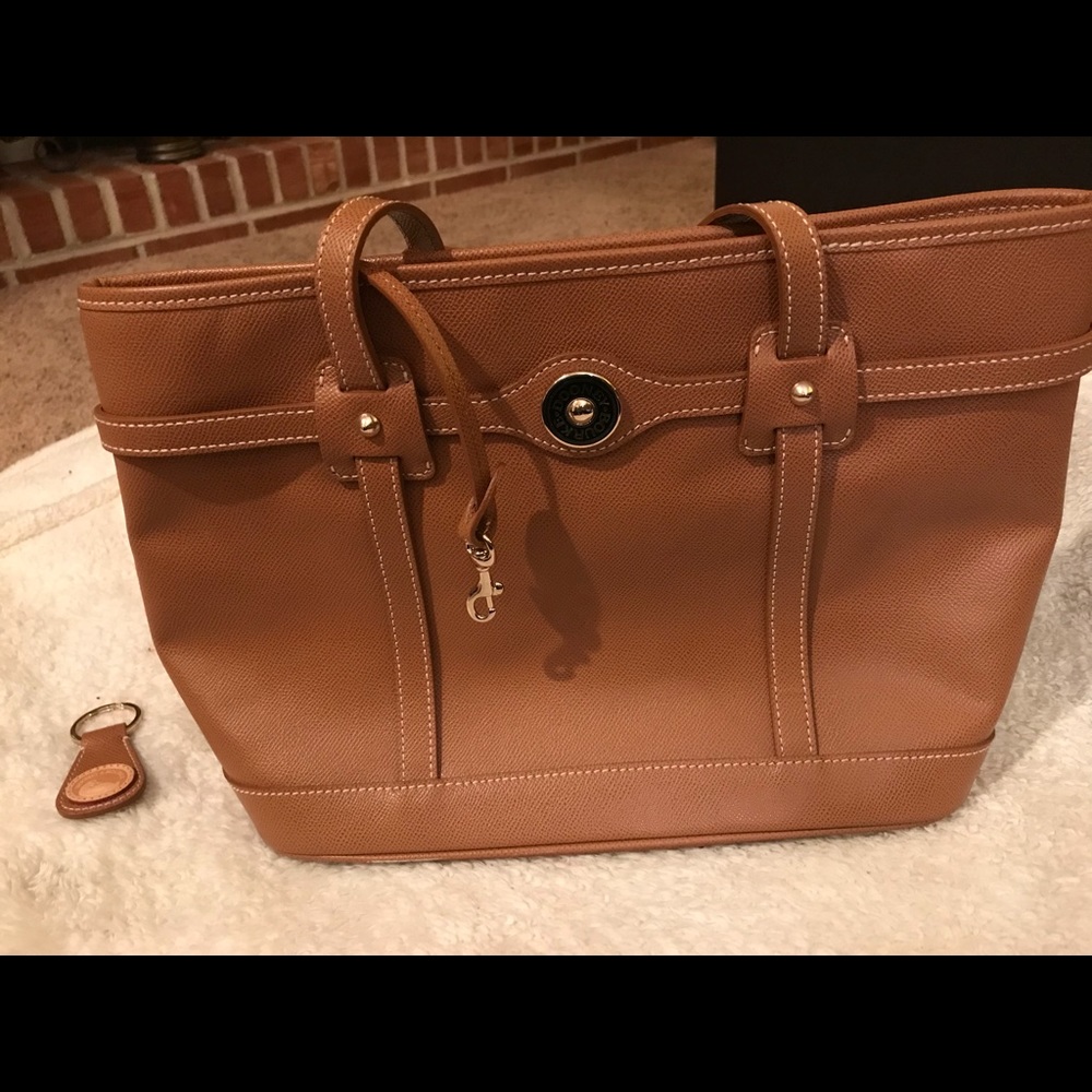 Gorgeous Dooney & Bourke handbag
